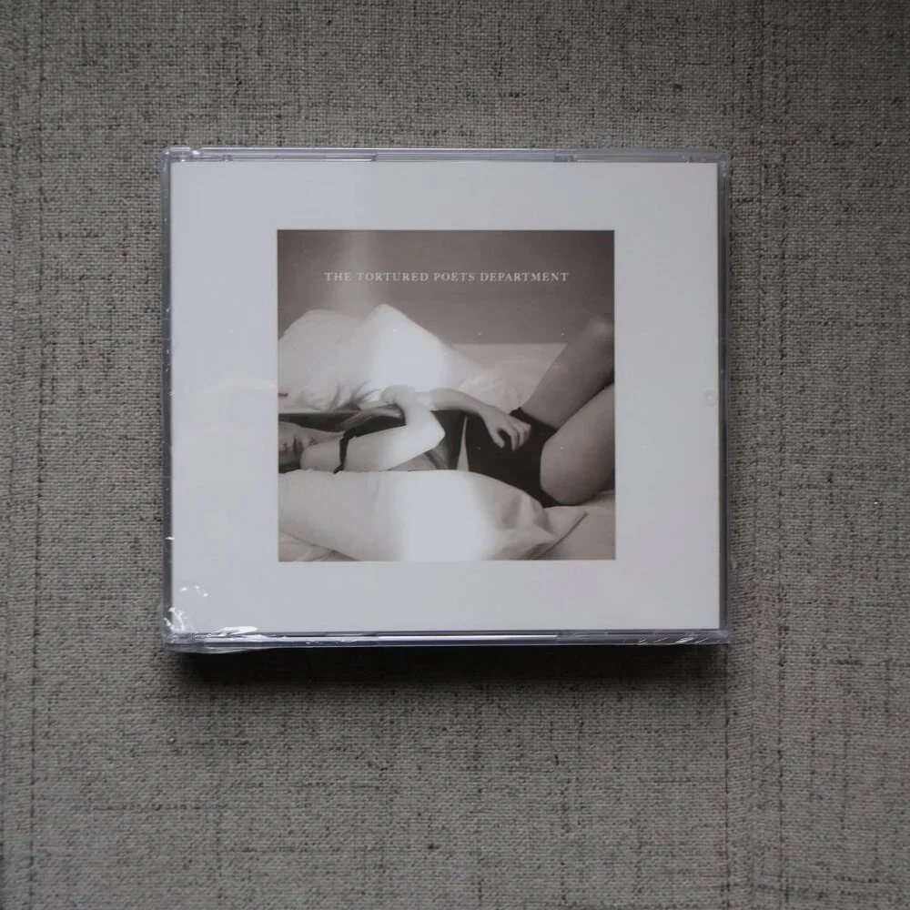 The Tortured Poets Department Collector's Edition Deluxe CD + "The Manuscript" - Picture 2 of 3